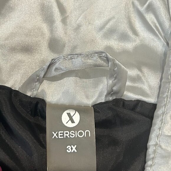 Xersion Puffer Vest - Women's Size 3X - Black/Grayish Silver - Picture 2 of 4